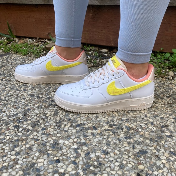 Nike Air Force 1 ‘07 LX - Picture 6 of 7